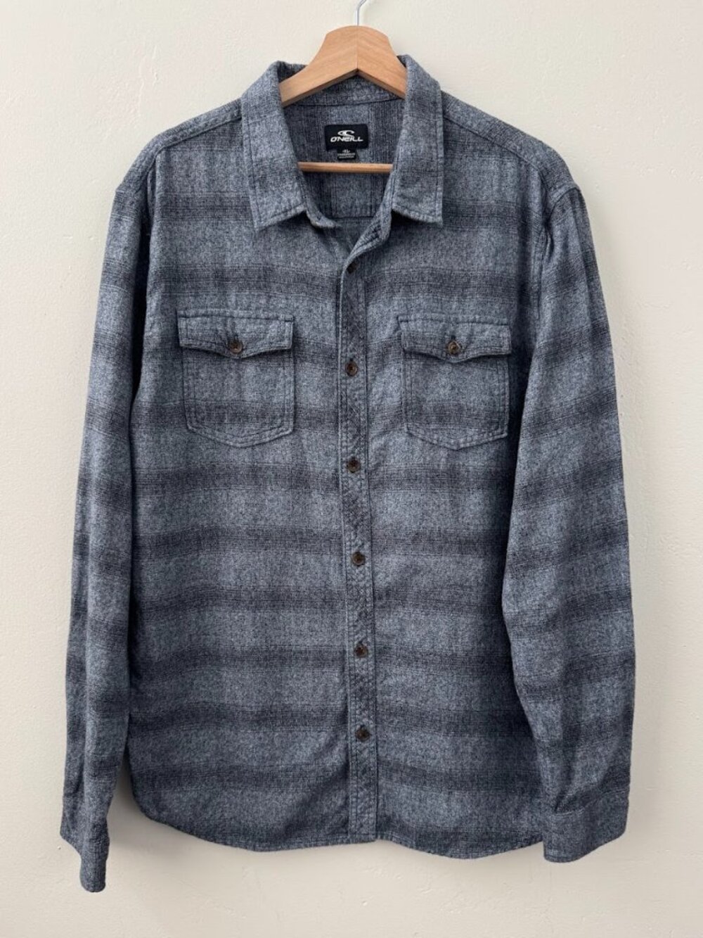 O’Neill Men’s Gray Plaid Button Down Shirt 100% Cotton Standard Fit XL - Picture 2 of 8